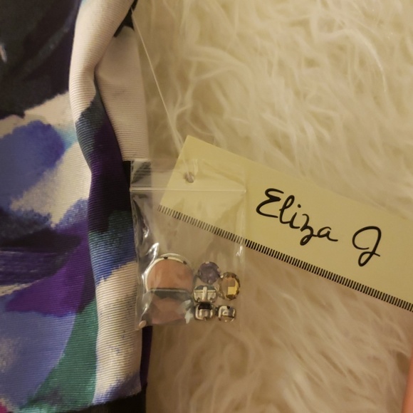 Gorgeous NWT ELISA J dress w/statement neckline - Picture 3 of 4